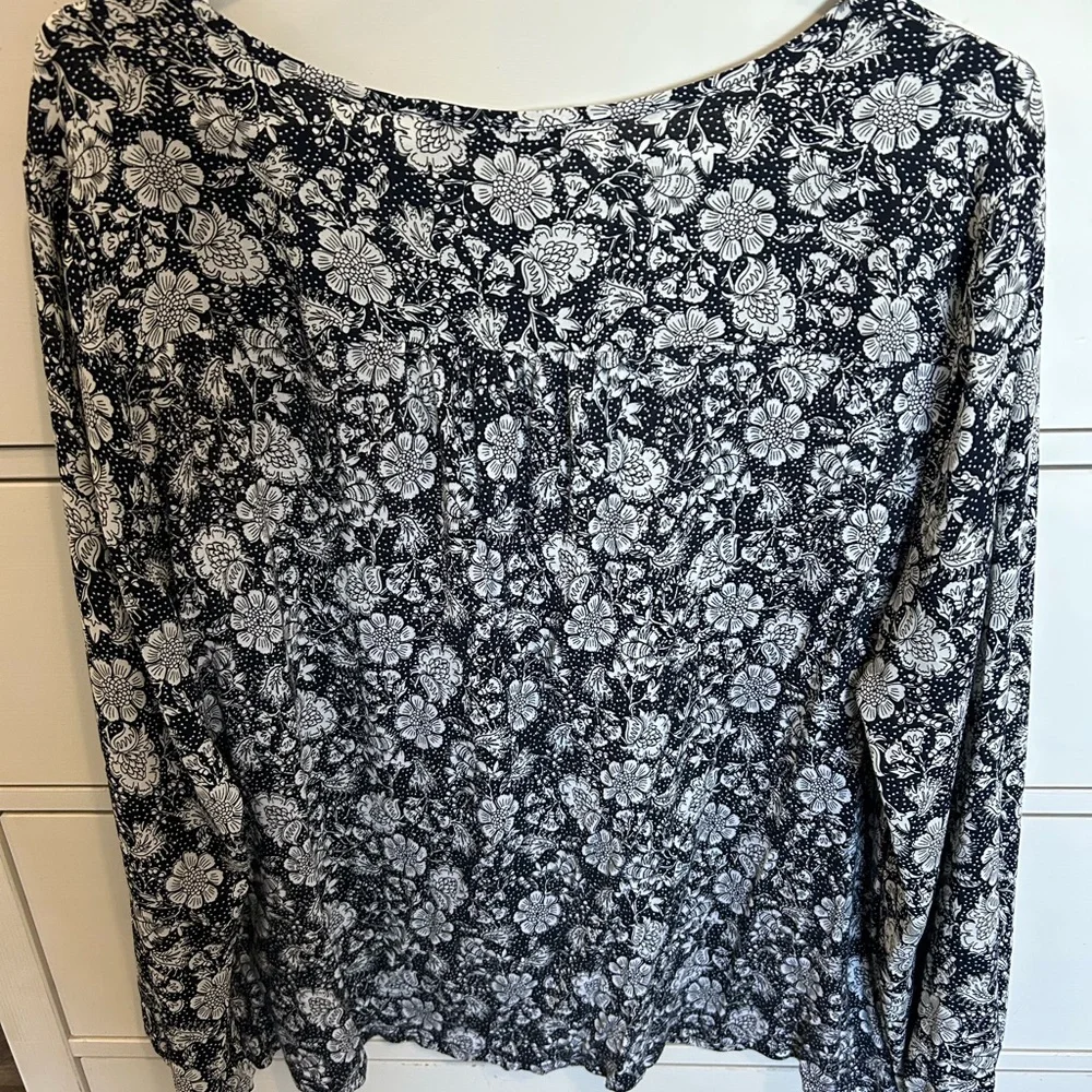 LOFT blouse - Picture 2 of 2